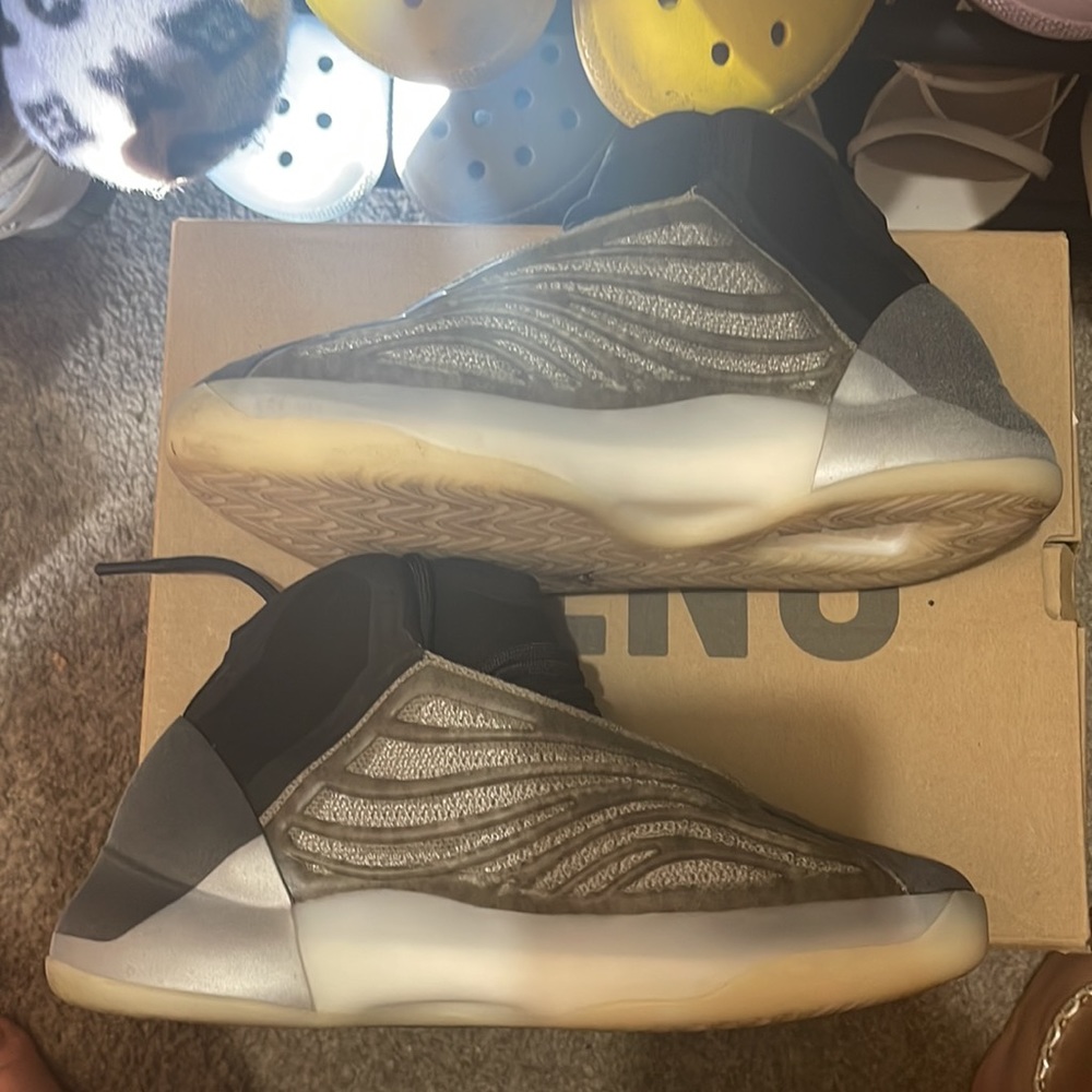 Yezzy - Picture 2 of 3